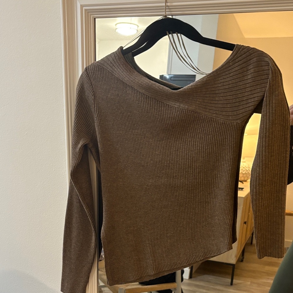 Astr Ribbed Knit Sweater In Brown